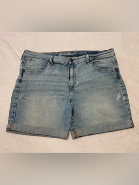 Eddie Bauer Light Wash Boyfriend Mid Rise Denim Shorts - Size 18